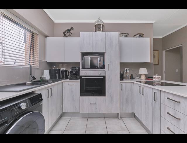 2 BEDROOM APARTMENT FOR SALE IN NORTHGATE